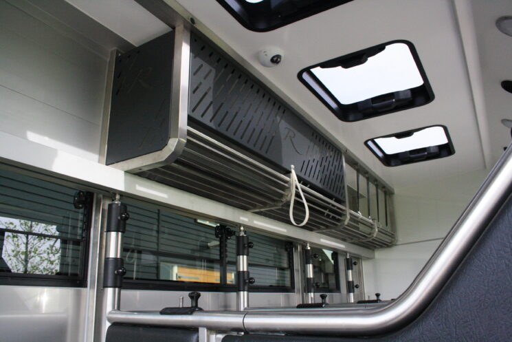 Horse Trailer (5)