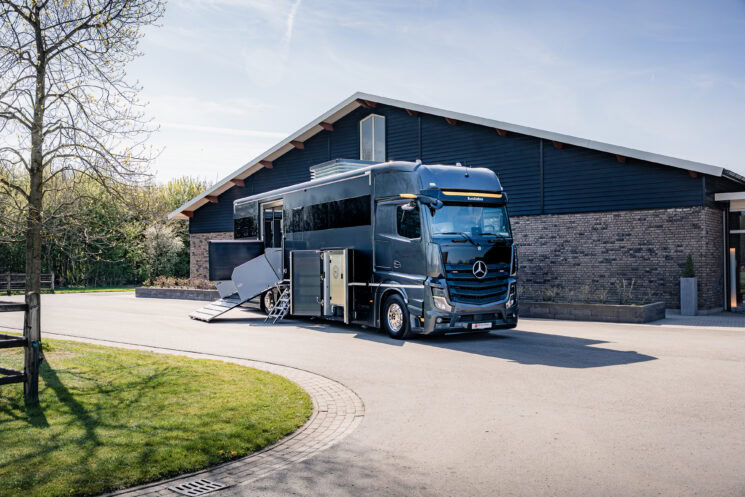 Roelofsen Horsetrucks Bumblebee Floescm 5 (2)