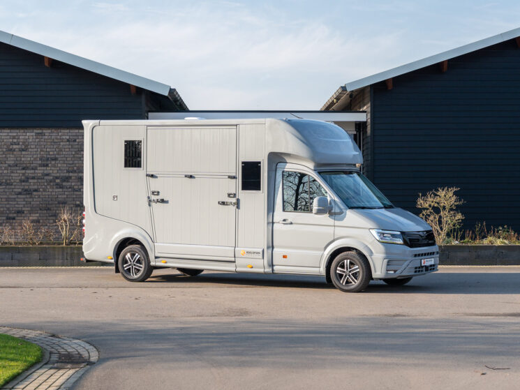 Parados Man Roelofsen Horsetrucks 13 Aspect Ratio 4 3 1