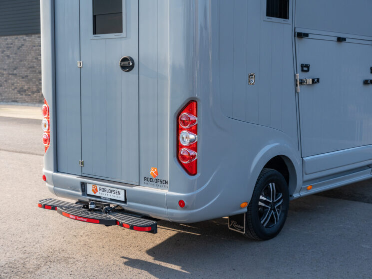 Parados Man Roelofsen Horsetrucks 2 1 Aspect Ratio 4 3
