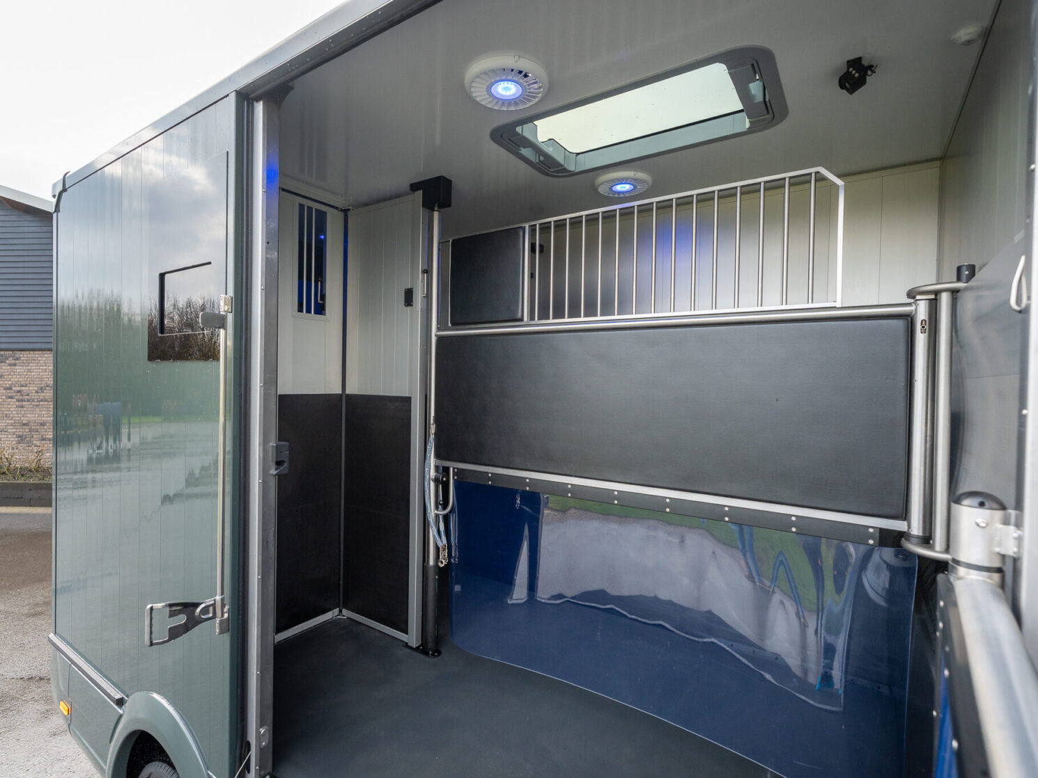 Roelofsen Horsetrucks Man 5.5ton 30 Aspect Ratio 4 3