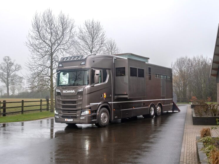 Roelofsen Horsetrucks Occasion Rv 3 Bewerkt 2.0 Scaled Aspect Ratio 4 3 Scaled 1