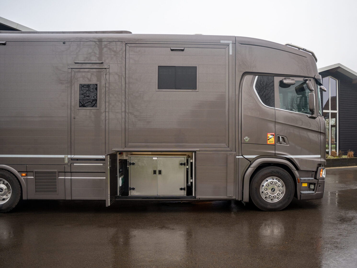 Roelofsen Horsetrucks Occasion Rv 33 Scaled Aspect Ratio 4 3 Scaled 1