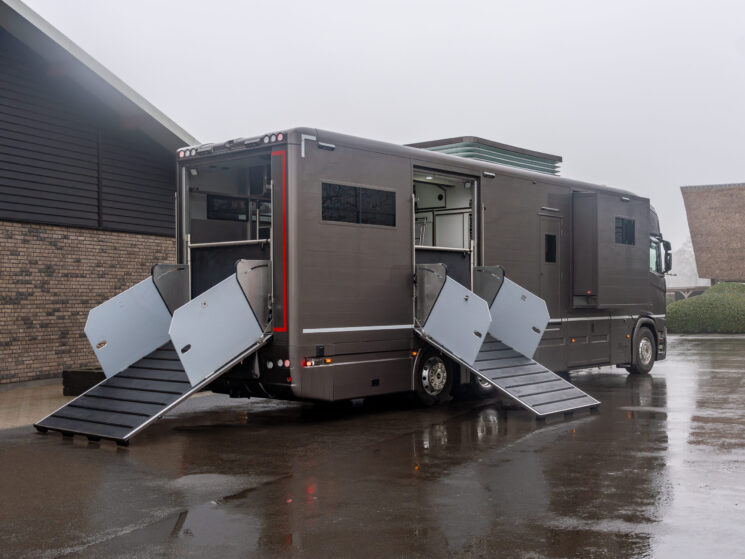 Roelofsen Horsetrucks Occasion Rv 6 Scaled Aspect Ratio 4 3 Scaled 1