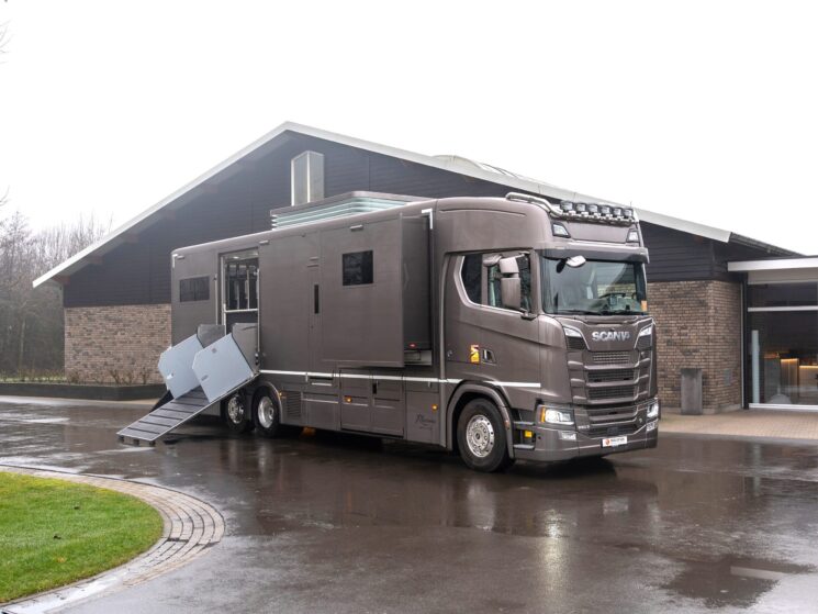 Roelofsen Horsetrucks Occasion Rv Bewerkt 2.0 Scaled Aspect Ratio 4 3 1 Scaled 1