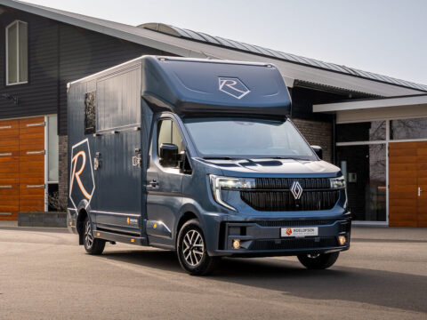 Nieuwe Renault Social 7 Van 57 E1773325539832 Aspect Ratio 4 3