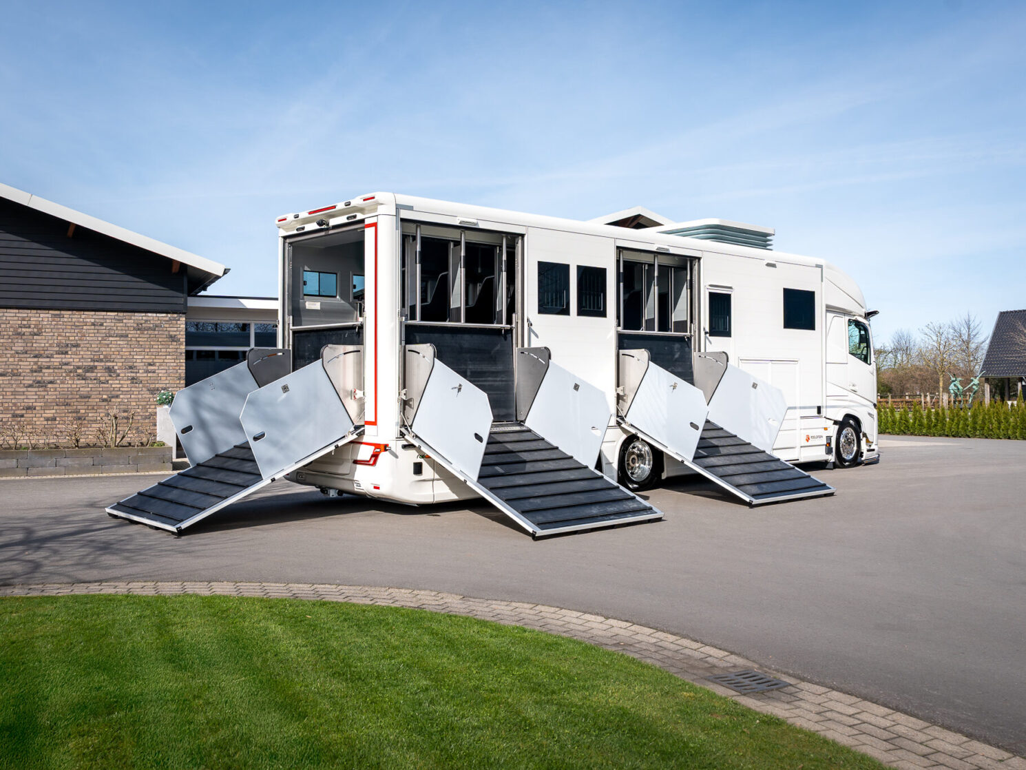 Roelofsen Horsetrucks Rr3 12 Aspect Ratio 4 3