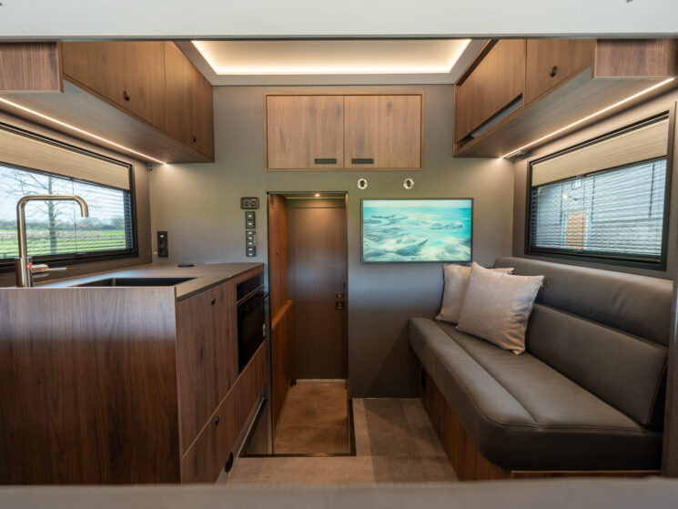 Roelofsen Horsetrucks Rr3 43 Aspect Ratio 4 3