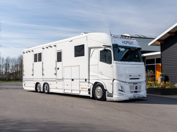 Roelofsen Horsetrucks Rr3 Aspect Ratio 4 3