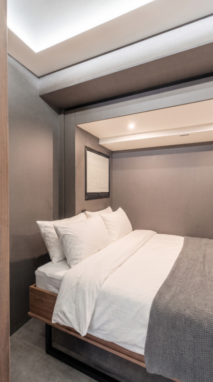Rr3 Living Trailer Bed 1