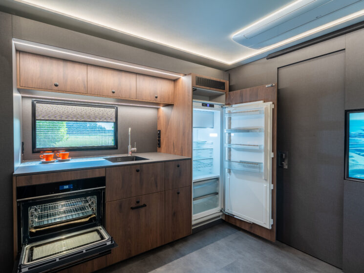 Rr3 Floescm Living Trailer 16 1 Scaled Aspect Ratio 4 3