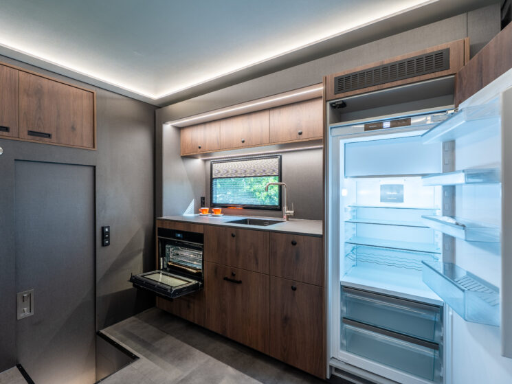 Rr3 Floescm Living Trailer 25 Scaled Aspect Ratio 4 3
