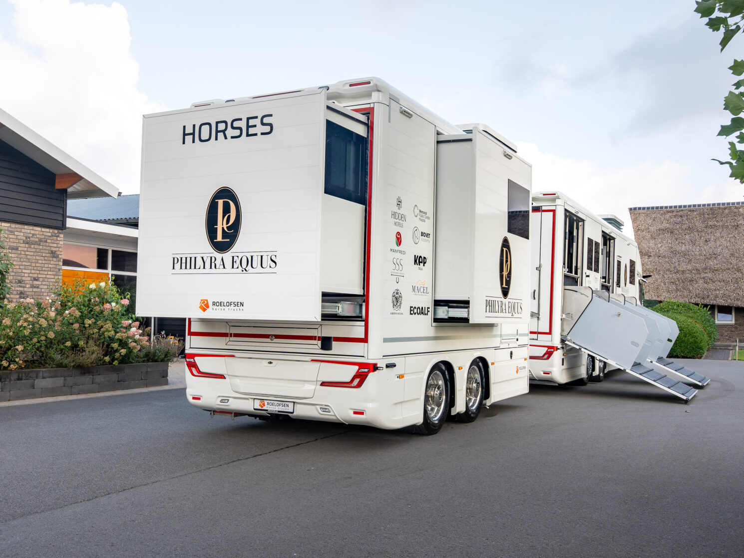 Rr3 Floescm Living Trailer 6 Scaled Aspect Ratio 4 3