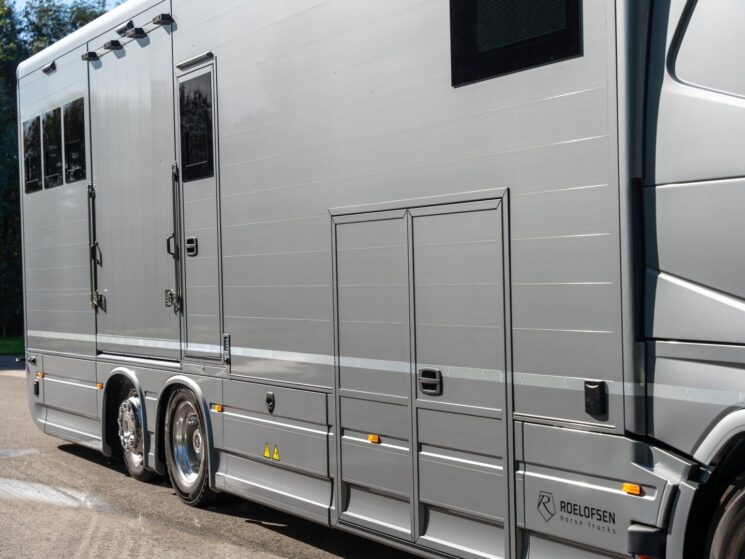 Roelofsen Horsetrucks Floes Cm N230 10 Groot Aspect Ratio 4 3