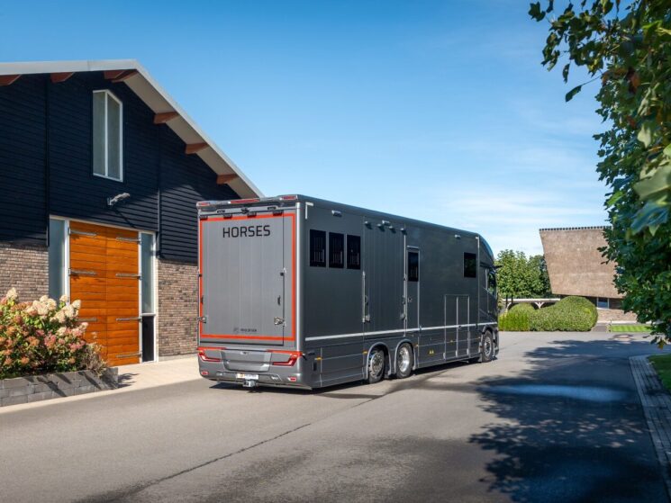Roelofsen Horsetrucks Floes Cm N230 4 Groot Aspect Ratio 4 3