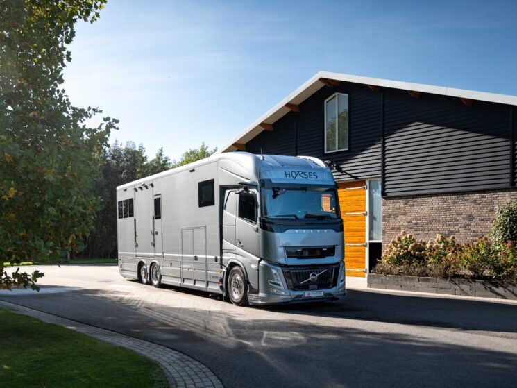 Roelofsen Horsetrucks Floes Cm N230 Groot Aspect Ratio 4 3