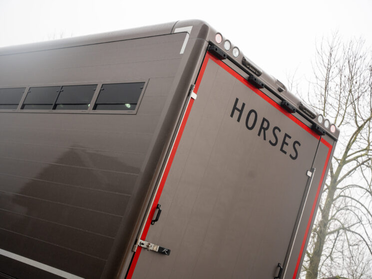 Roelofsen Horsetrucks Occasion Rv 37 1 Scaled Aspect Ratio 4 3 Scaled 1