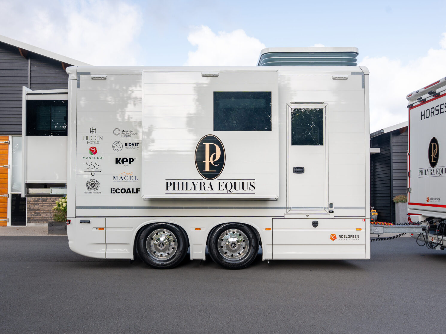 Rr3 Floescm Living Trailer 5 Scaled Aspect Ratio 4 3