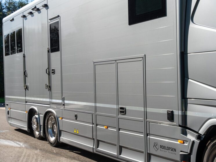 Roelofsen Horsetrucks Floes Cm N230 10 Groot Aspect Ratio 4 3