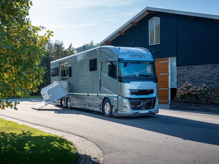 Roelofsen Horsetrucks Floes Cm N230 37 Groot Aspect Ratio 4 3