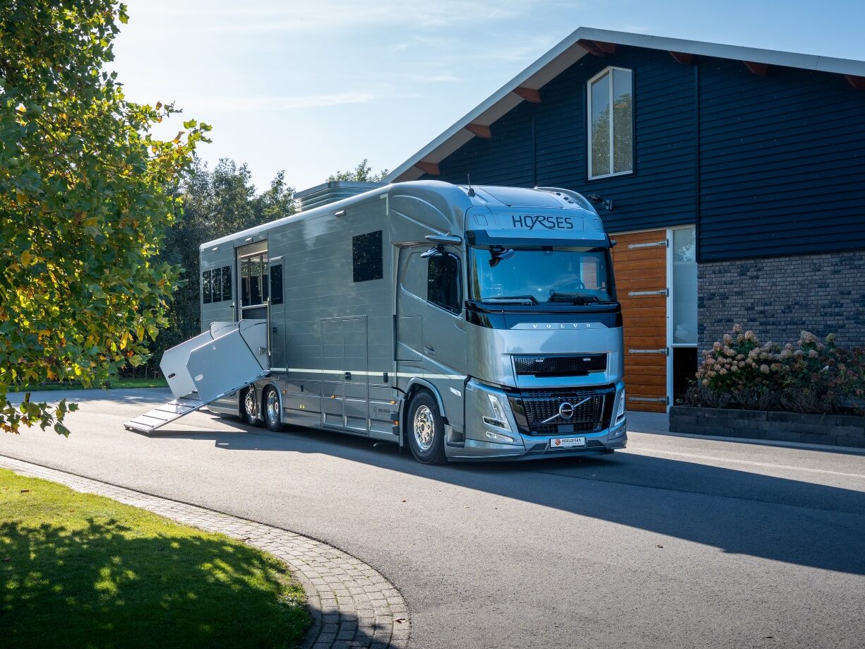 Roelofsen Horsetrucks Floes Cm N230 37 Groot Aspect Ratio 4 3
