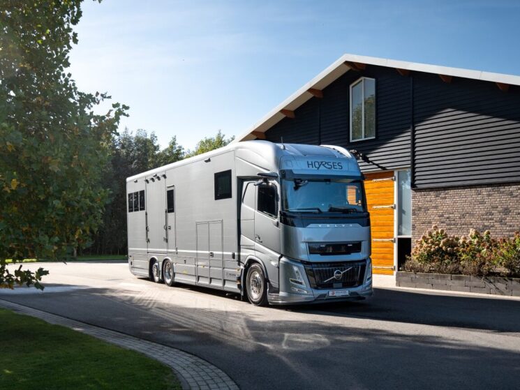 Roelofsen Horsetrucks Floes Cm N230 Groot Aspect Ratio 4 3