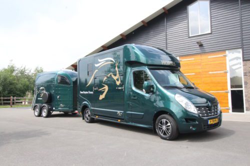 Niewe Roelofsen truck voor Suus Kuyten Sporthorses