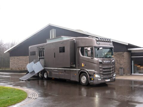 Roelofsen Horsetrucks Occasion Rv Bewerkt 2.0 Scaled Aspect Ratio 4 3