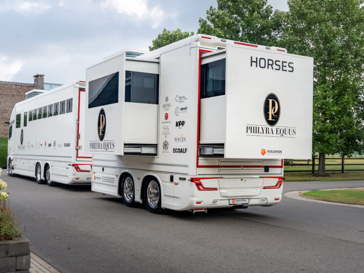 Rr3 Floescm Living Trailer 8 Scaled Aspect Ratio 4 3