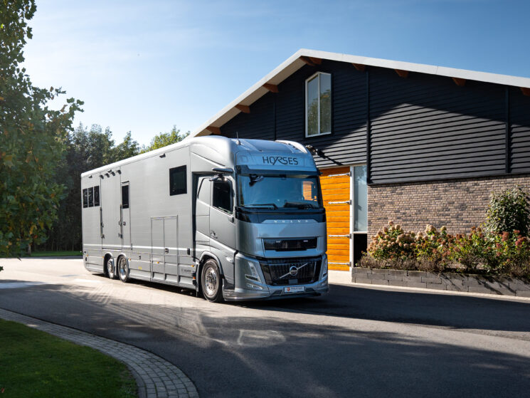 Roelofsen Horsetrucks Floes Cm N230 Scaled Aspect Ratio 4 3